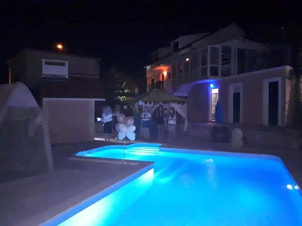 Holiday Home Perunika Zezevica Rum bild